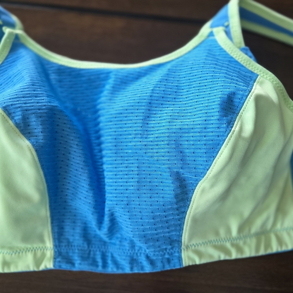 2 SUPPORTIVE SPORT BRAS WITH WIRE!